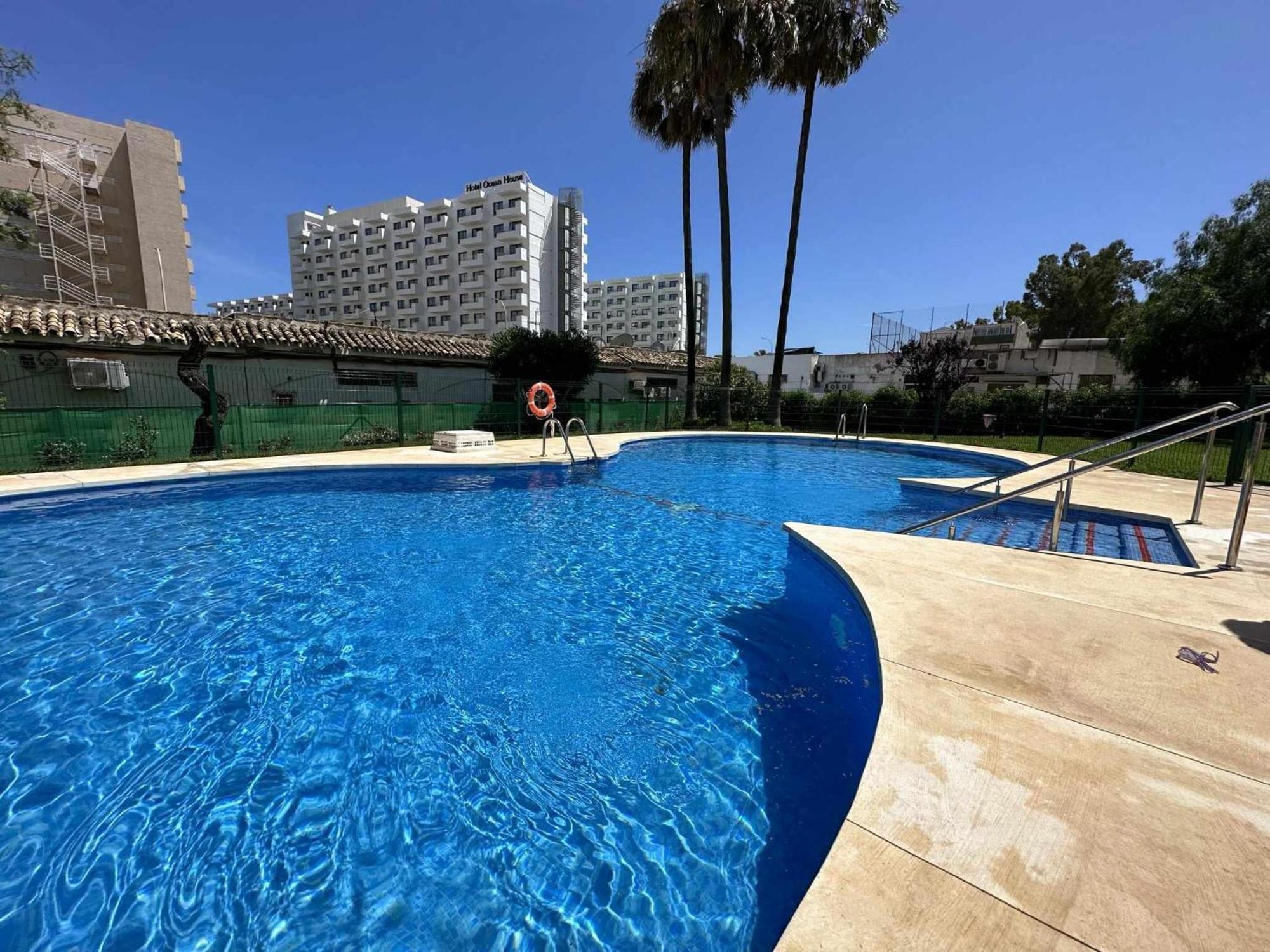 Apartamento La Carihuela A 2 Minutos De La Playa 托雷莫利诺斯 外观 照片